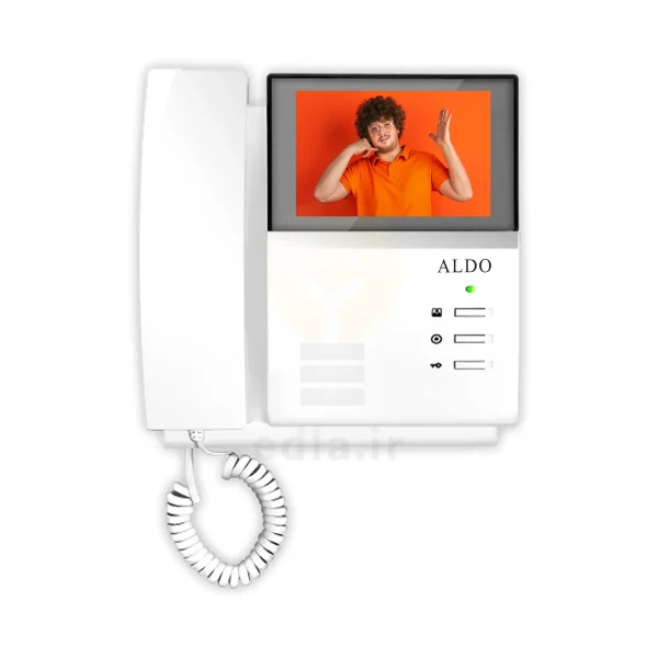 مانیتور V412 که دارای صفحه نمایش 4.3 اینچی است که اطراف آن یک کادر مشکی رنگ وجود دراد و زیر کادر دکمه های دستگاه و درکنار کادر هندست گوشی قرار دارد