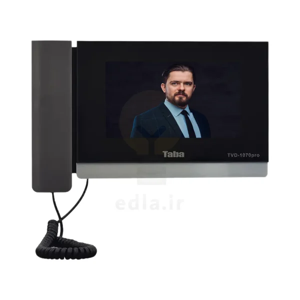 صفحه نمایش 7 اینچی با کادر مشکی رنگ که هندست مانیتور به رنگ نوک مدادی در کنار آن است
